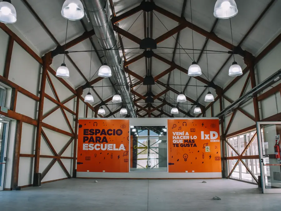 Salón principal terminado del centro innovador